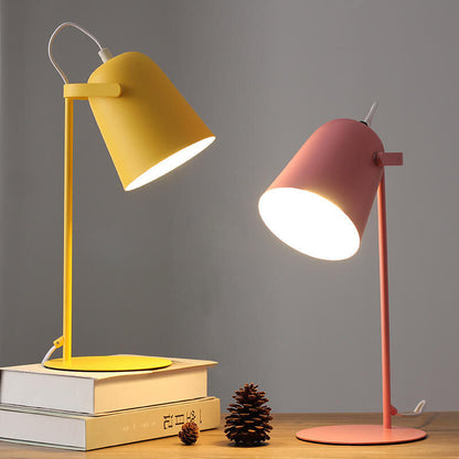 Lampe de bureau nordique en métal