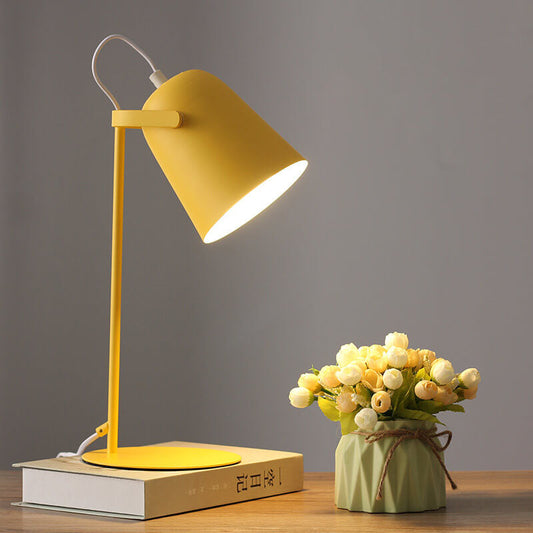 Lampe de bureau nordique en métal