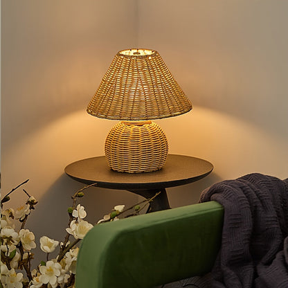 Lampe de table en bambou tressé