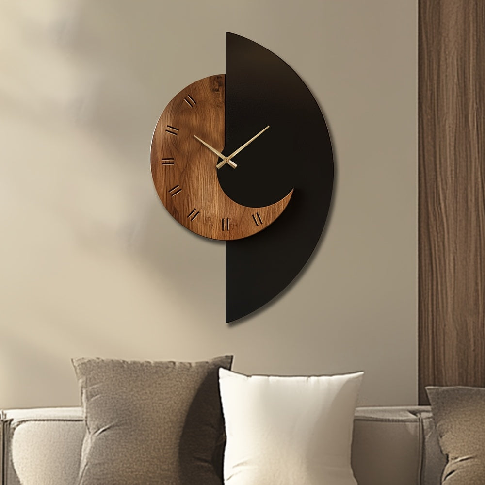 Horloge murale demi-lune en bois