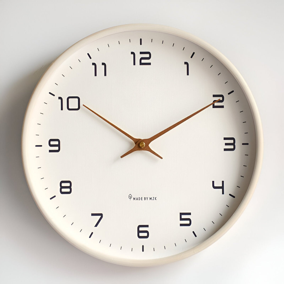 Horloge murale nordique en bois