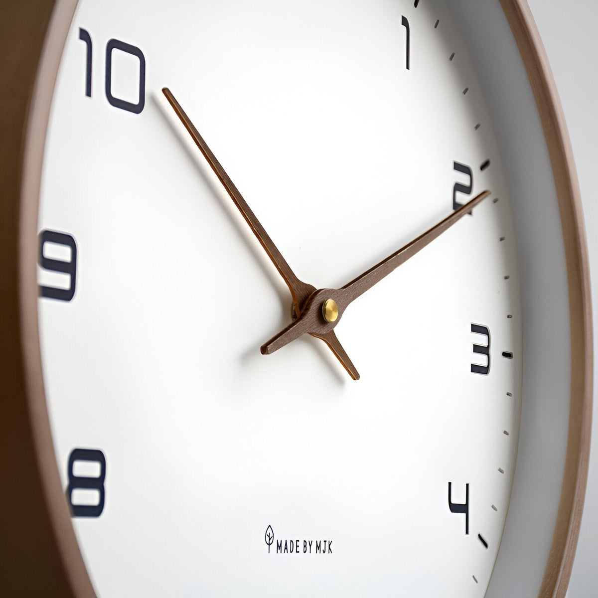 Horloge murale nordique en bois