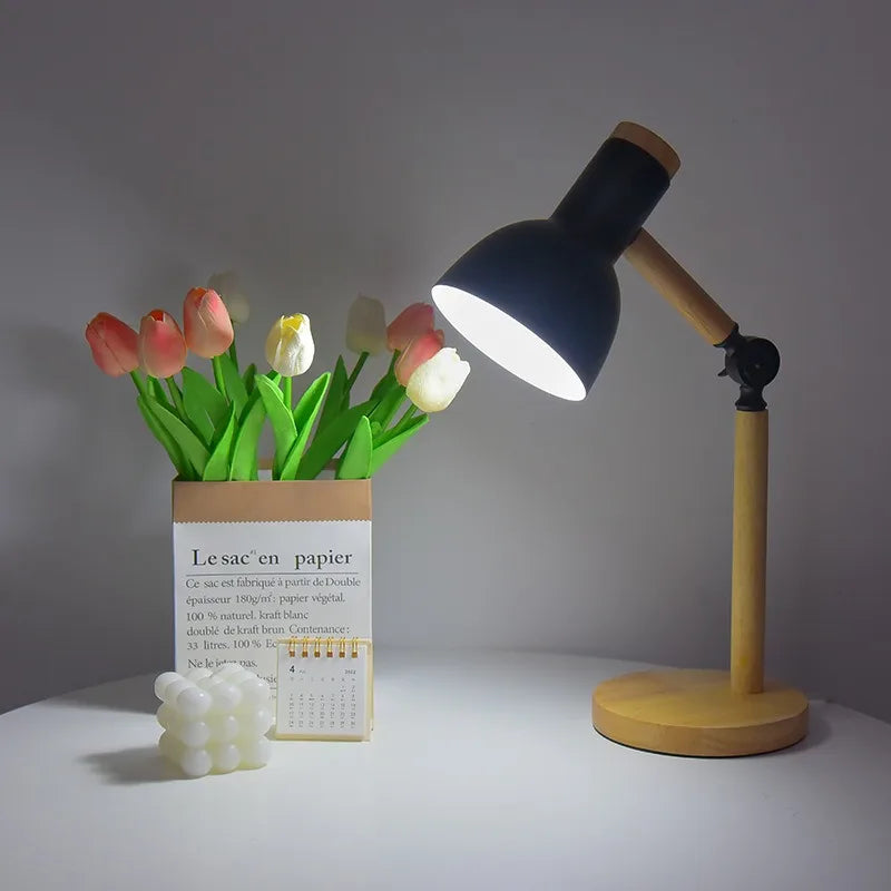 Lampe de table nordique en bois