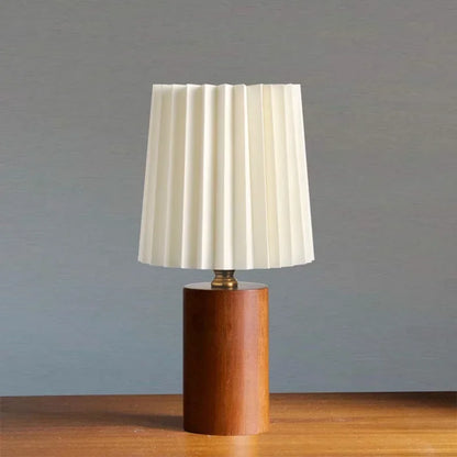 Lampe à abat-jour plissé