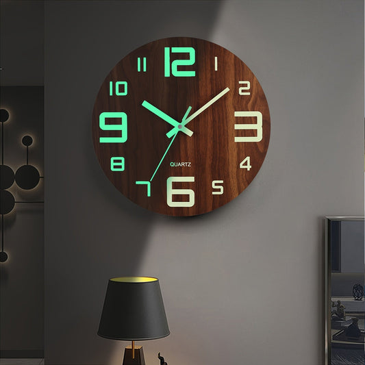 Horloge murale en noyer