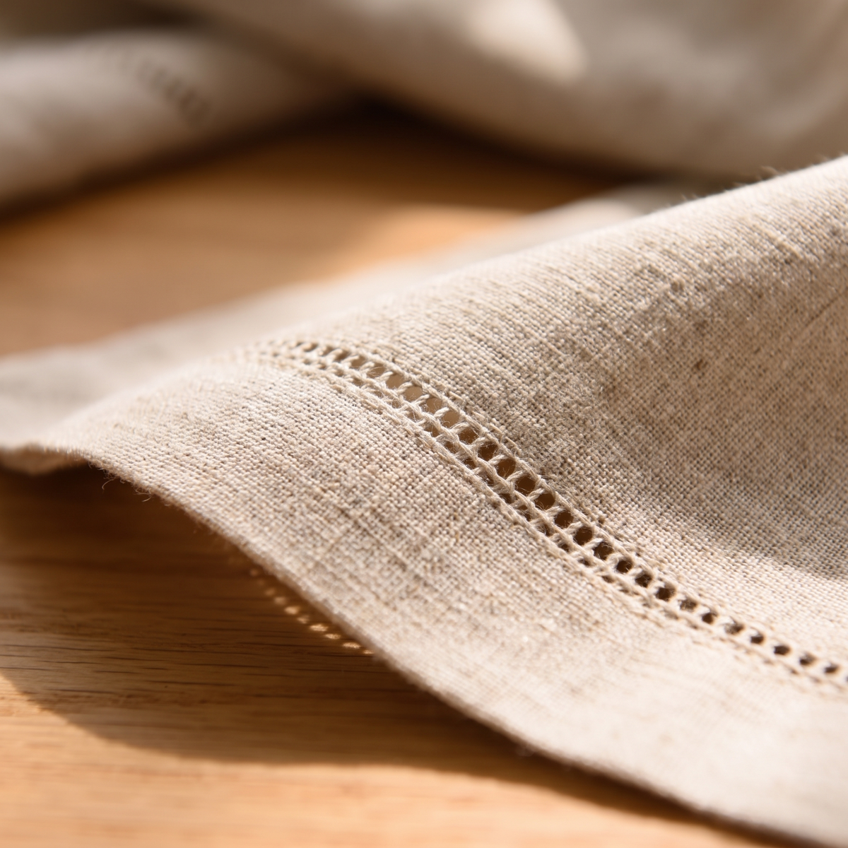 Serviettes de table en lin à jours échelle, kaki – détail