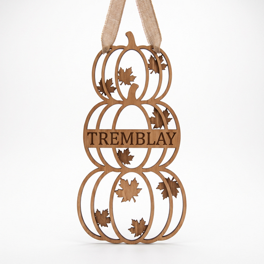 Décoration de porte en bois découpé, citrouilles et feuilles, gravée au nom de famille