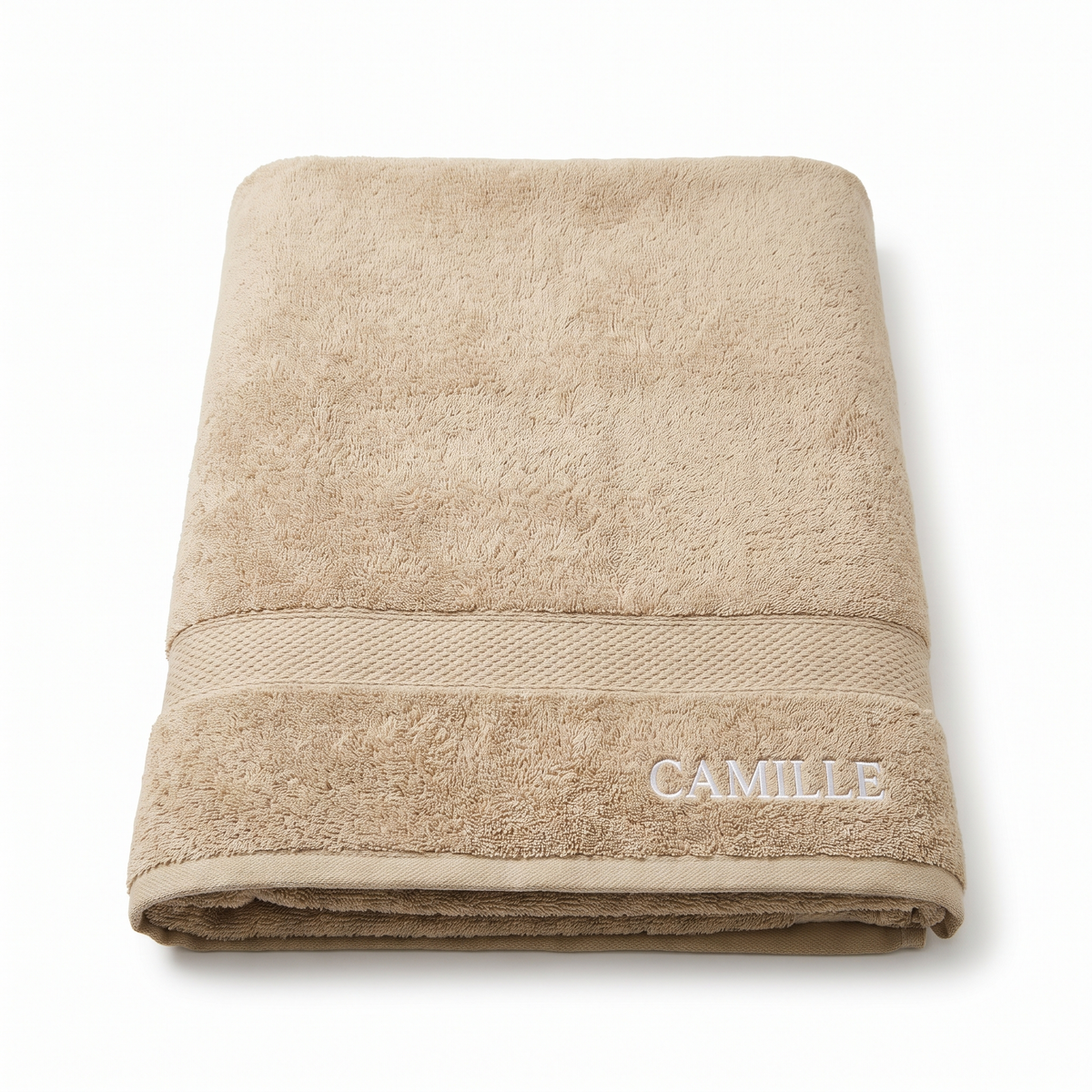 Drap de bain en coton peigné sable, prénom brodé dans un coin