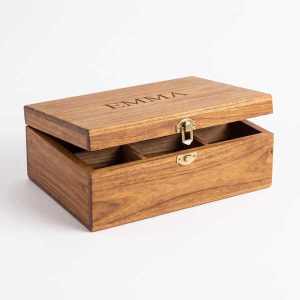 Boîte à lettres en bois gravée